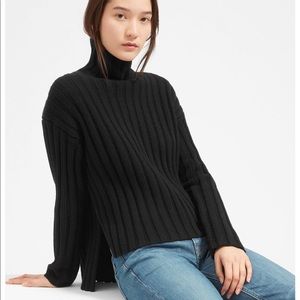 *TODAY ONLY SALE* Black Everlane Cashmere Sweater